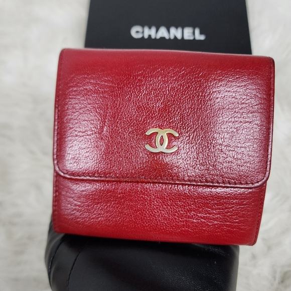 💯 % Authentic Vintage Chanel  red Leather Wallet - Picture 4 of 16